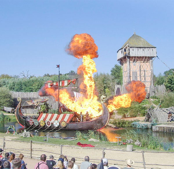 PUY DU FOU - COS 65